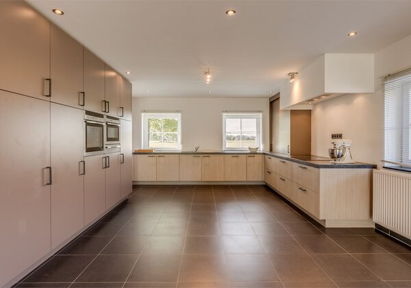 Woning met 4 slaapkamers op 1576 m² 3946003637000006580.jpg