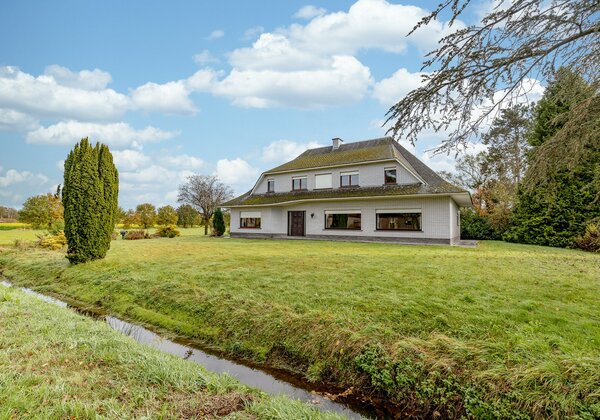 Ruime woning in groene omgeving 3746003637000001388.jpg