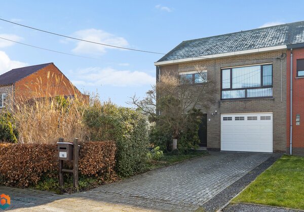 Charmante woning met 3 slpkrs en inpandige garage 3746003637000102125.jpg