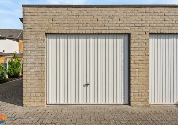 Garagebox in centrum Putte 6475af859864738923b39225621213eedaf6460e38b767e84fc183e604da0a1b.jpg