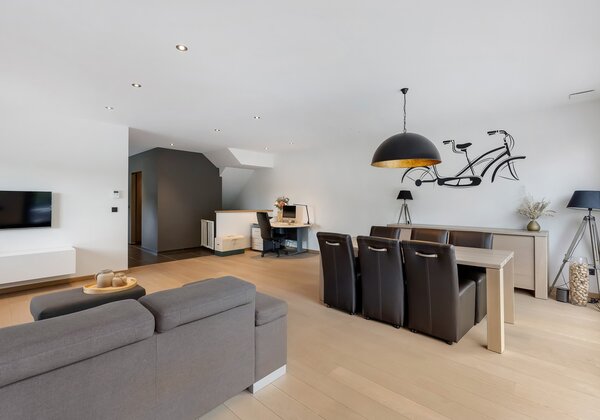 Ruim duplex appartement met 2 garages c05debe5bf3f0de28dcf5f4c62254331748c27e235155fd6f999ffb1fc17c56f.jpg