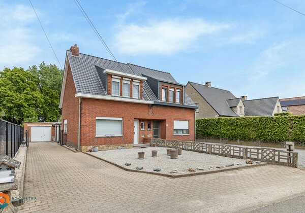 Op te frissen woning met 2 slpkrs op een perceel van 570 m2 fbb029d8c42403d040c38c9f4cc776a1686a22433decc53c76cf2cf2e9f1b03f.jpg