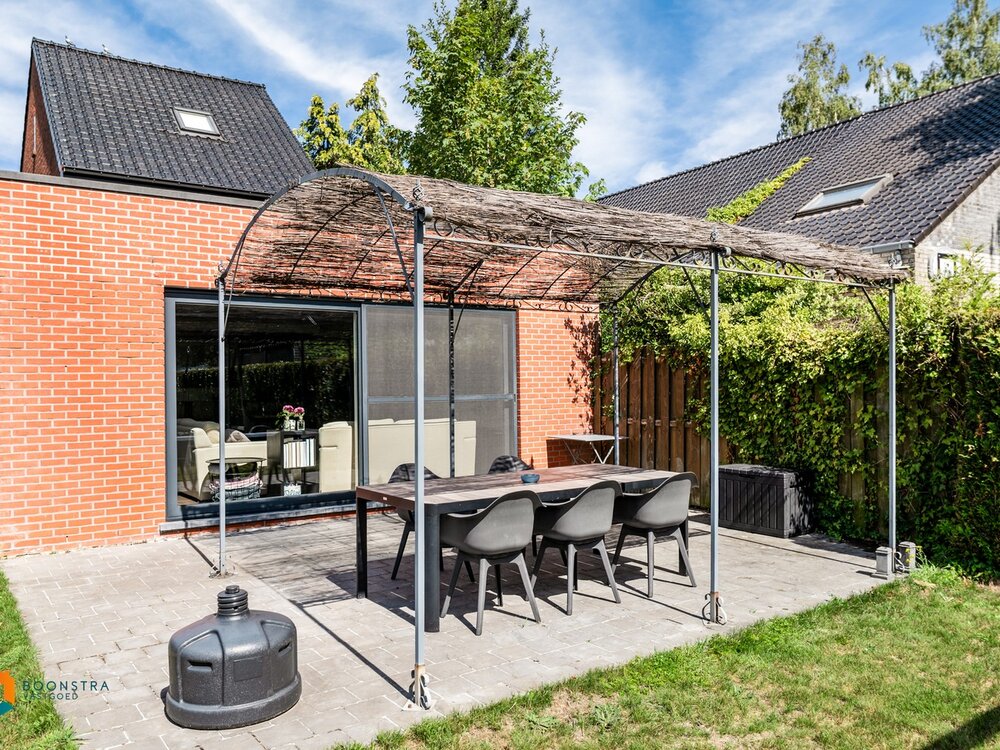 39f882ca2d02cad5ce307700f99e5e1fe9573b01f2a6803dcbea3da76256a9cc.jpg