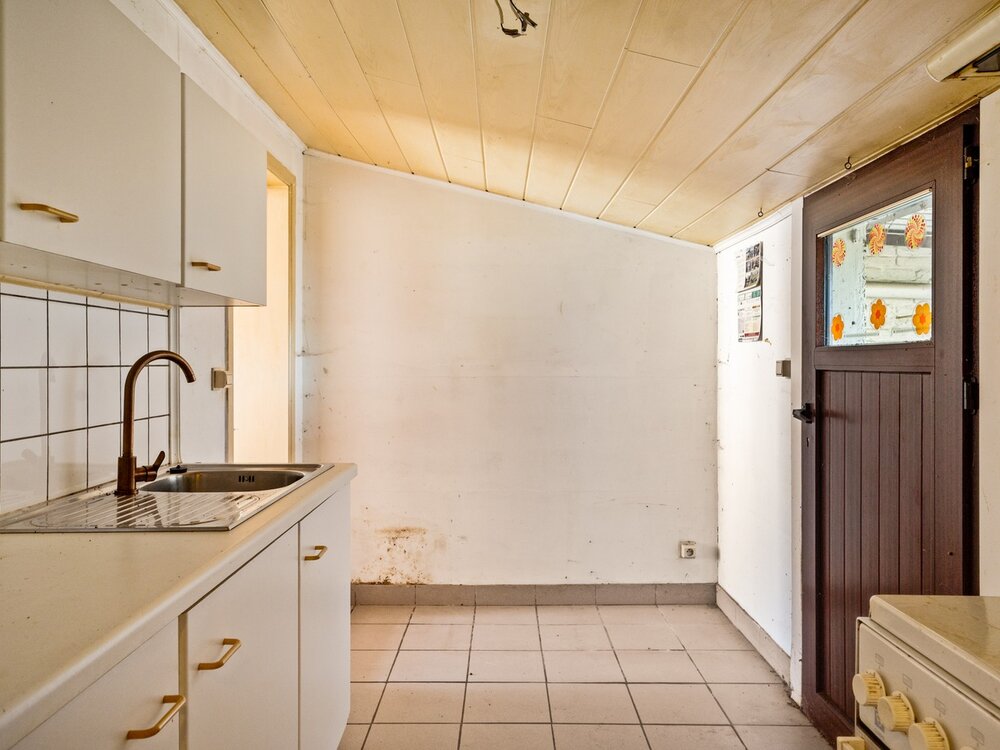 85f659241f408c821cace2b7fa05ff9e1c91b157f71647fa24da05d70559d701.jpg