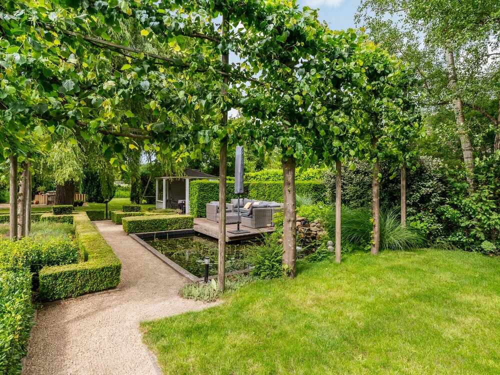 32d6537fa96fb5804e85706b7424fee040926eab666f7906a6c363d139acffc7.jpg