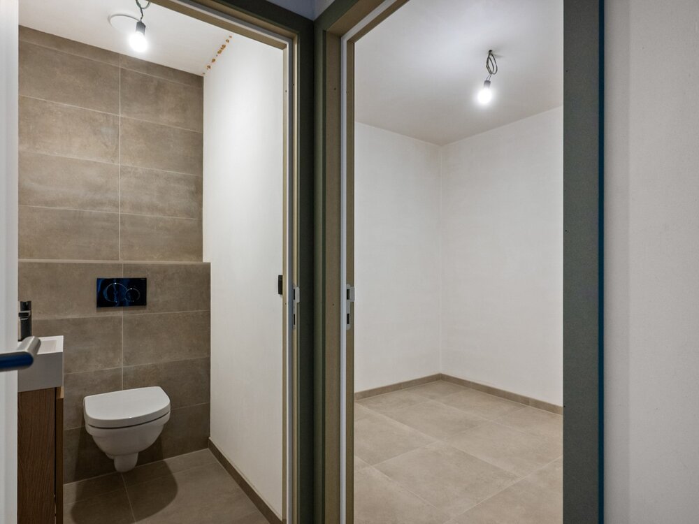 0f2ea67ab32e626893ffac2d4e1008cd1b6e476d8adfae2feddeb5e3d51e3a6e.jpg