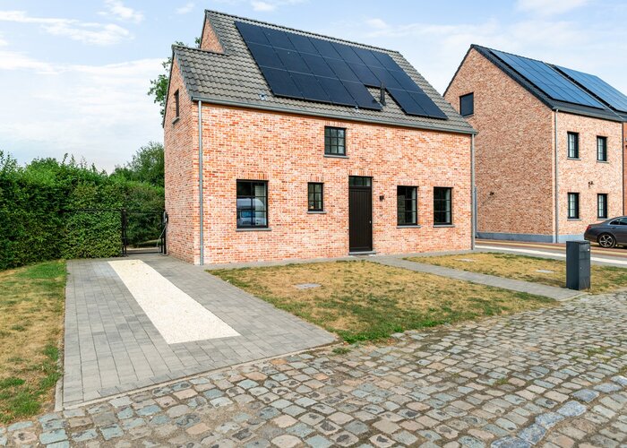 Energiezuinige woning met 3 slpkrs en bureau te Berlaar b592284feedef082a9e1cfbb90bd3ad0d5d0c6c08c9fda9f5c3098f617656d8d.jpg